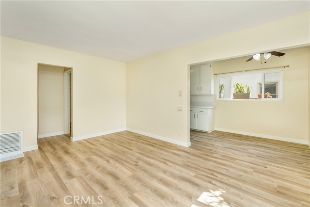 159 Roycroft Avenue, Long Beach CA: https://media.crmls.org/medias/398959e1-4bd4-4885-9605-0fb0f615cfbf.jpg