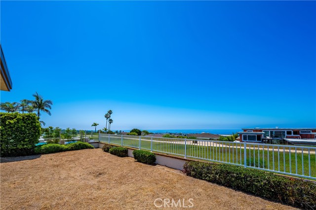 21 Beachcomber Drive, Corona del Mar CA: https://media.crmls.org/medias/3989f3a2-93e3-4634-9888-7481c9dc2483.jpg