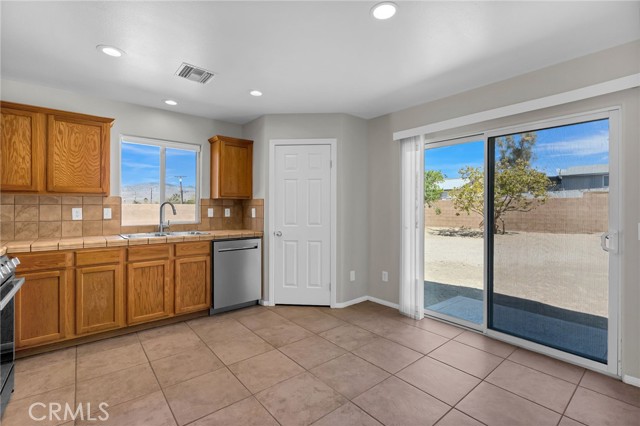 Detail Gallery Image 13 of 46 For 65940 7th St, Desert Hot Springs,  CA 92240 - 3 Beds | 2 Baths