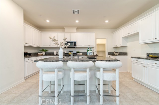 Detail Gallery Image 20 of 38 For 19946 Cara Cara, Riverside,  CA 92507 - 4 Beds | 2 Baths