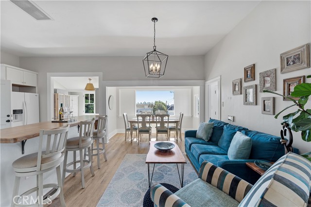 Detail Gallery Image 3 of 15 For 732 Poli St, Ventura,  CA 93001 - 5 Beds | 4 Baths