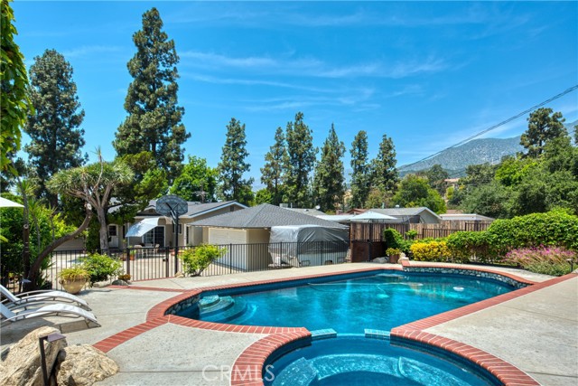 430 N Canyon Boulevard, Monrovia CA: https://media.crmls.org/medias/398d65e9-67ca-4e74-bd20-4ef38189ae8b.jpg