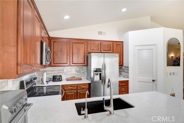 42297 Sultan Avenue, Palm Desert CA: https://media.crmls.org/medias/398ea9bb-4097-49c9-bee7-112076a97339.jpg
