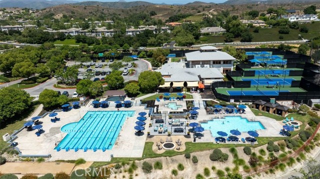 6 Marble Creek Lane, Coto de Caza CA: https://media.crmls.org/medias/398f874f-7816-4289-ac60-1da344651f77.jpg