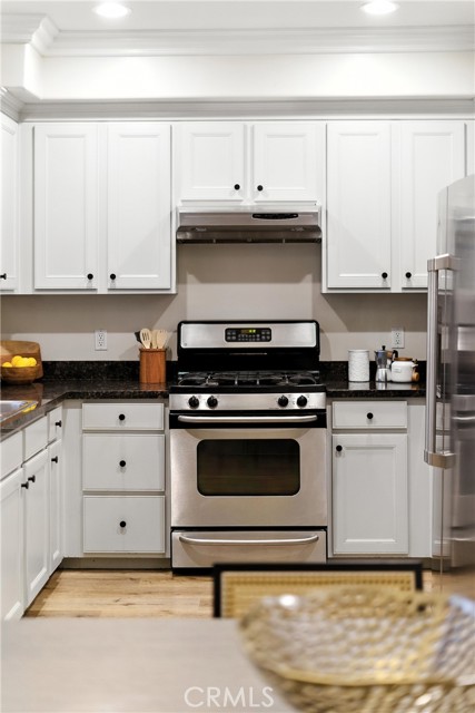 Detail Gallery Image 13 of 53 For 5805 Monterey Rd, Los Angeles,  CA 90042 - 3 Beds | 2/1 Baths