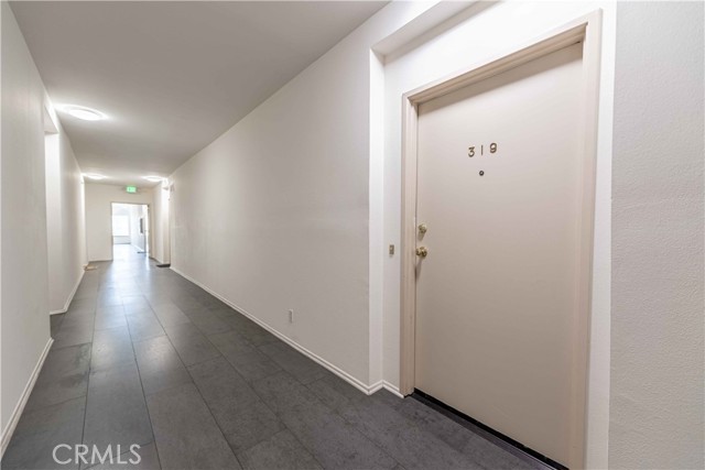 Detail Gallery Image 10 of 21 For 6815 Remmet Ave #319,  Canoga Park,  CA 91303 - 1 Beds | 1 Baths