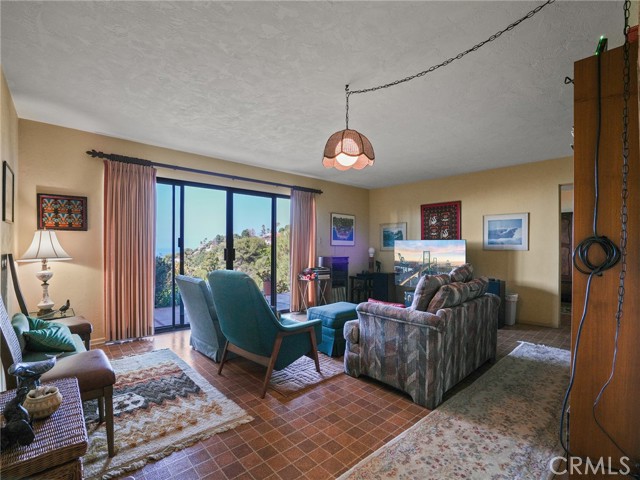 Downstairs, the great room opens to the back yard ... Downstairs, the great room opens to the back yard ...