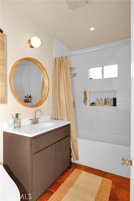 Detail Gallery Image 27 of 54 For 225 E 56th St, Long Beach,  CA 90805 - 3 Beds | 2 Baths