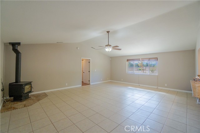 Detail Gallery Image 6 of 75 For 14064 Tioga, Oak Hills,  CA 92344 - 5 Beds | 2/1 Baths