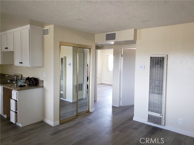 Detail Gallery Image 6 of 13 For 912 S Ash Ave #6,  Inglewood,  CA 90301 - 2 Beds | 1 Baths