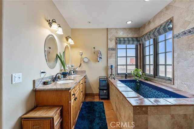 9075 Mesa Vista Street, Apple Valley CA: https://media.crmls.org/medias/3991c5e8-8460-4f1e-9e67-772c9ab3b08f.jpg