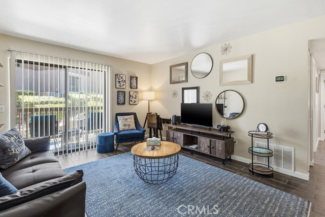 Detail Gallery Image 3 of 16 For 1265 Kendall #1015,  San Bernardino,  CA 92407 - 2 Beds | 2 Baths