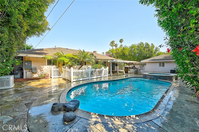 11471 Gill Drive, Garden Grove CA: https://media.crmls.org/medias/39932b33-e39e-4c53-a70c-ded9b5aeec1d.jpg