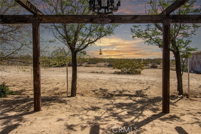 Detail Gallery Image 6 of 31 For 63720 Pluto Rd, Joshua Tree,  CA 92252 - 2 Beds | 1 Baths