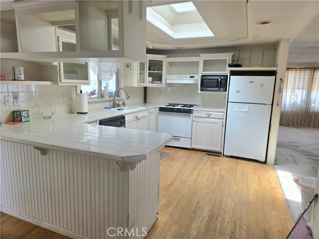 6257 E Golden Sands Drive, Long Beach CA: https://media.crmls.org/medias/3995c94e-195f-4cf9-b77c-b660f176a7b5.jpg