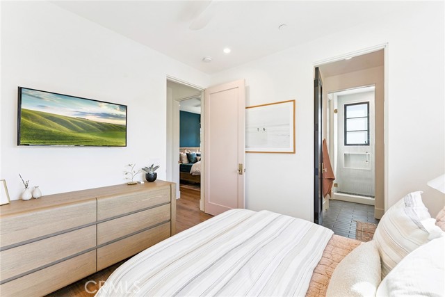 1831 Newport Hills E Drive, Newport Beach CA: https://media.crmls.org/medias/39967ee4-cccf-49db-a204-ec5e8ce02f73.jpg