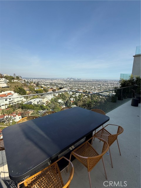 8672 Franklin Avenue, Los Angeles CA: https://media.crmls.org/medias/3996dca4-f876-4539-a06c-df0dc9438e60.jpg