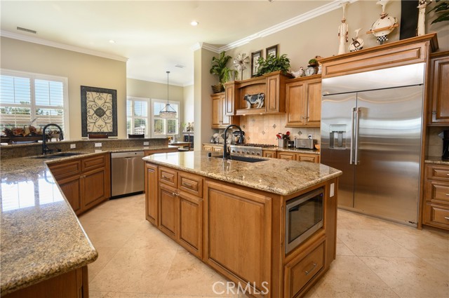 Detail Gallery Image 15 of 46 For 38150 via Huerta, Murrieta,  CA 92562 - 5 Beds | 4/2 Baths