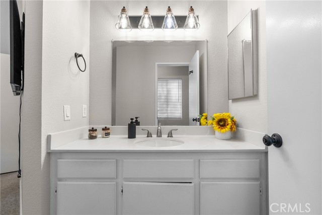 Detail Gallery Image 33 of 42 For 25114 Steinbeck #C,  Stevenson Ranch,  CA 91381 - 2 Beds | 2/1 Baths