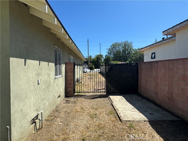 Detail Gallery Image 42 of 56 For 23221 Burbank Bld, Woodland Hills,  CA 91367 - 3 Beds | 2 Baths