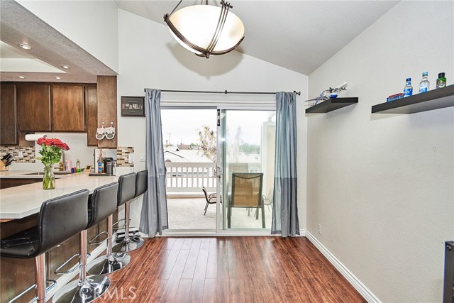 Detail Gallery Image 11 of 37 For 2025 Artesia Bld #G,  Torrance,  CA 90504 - 2 Beds | 2 Baths