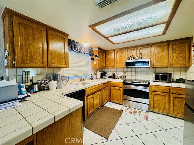 Detail Gallery Image 11 of 26 For 4189 W Providence Ave, Fresno,  CA 93722 - 3 Beds | 2 Baths