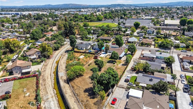 Image 53 of 63 For 357 Basetdale