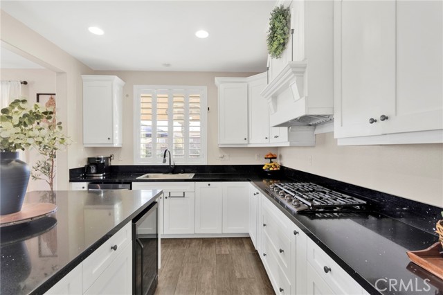 Detail Gallery Image 11 of 48 For 3925 Obsidian, San Bernardino,  CA 92407 - 4 Beds | 3 Baths