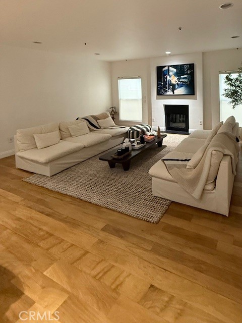 Detail Gallery Image 7 of 32 For 12011 Goshen #104,  Los Angeles,  CA 90049 - 2 Beds | 3 Baths