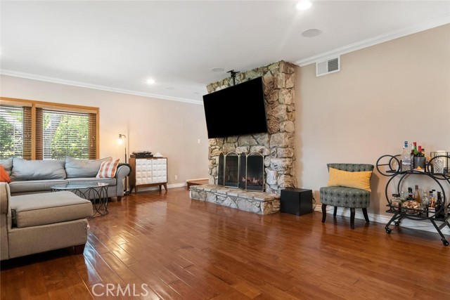 20451 Bermuda Street, Chatsworth CA: https://media.crmls.org/medias/399aded8-e513-4281-8a0a-95d0c9ea5ee9.jpg