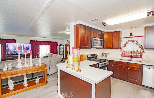 Detail Gallery Image 13 of 49 For 15300 Magnolia #71,  Westminster,  CA 92683 - 2 Beds | 2 Baths