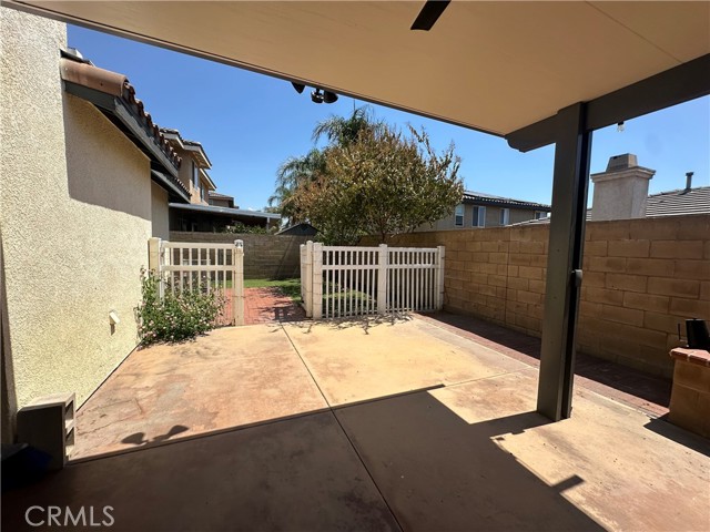 Detail Gallery Image 3 of 23 For 16453 Freesia Ct, Fontana,  CA 92336 - 4 Beds | 3 Baths
