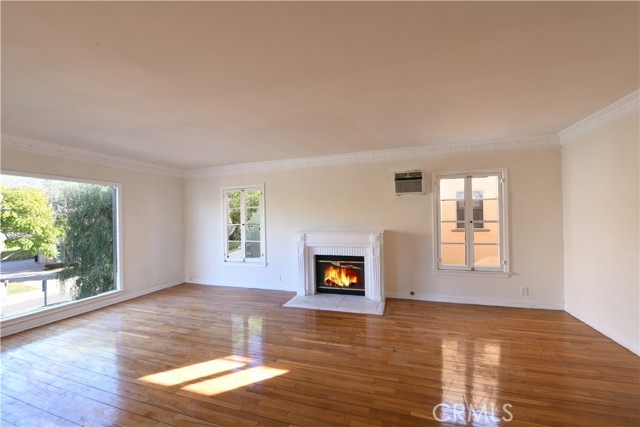 Detail Gallery Image 11 of 30 For 915 S Le Doux Rd, Los Angeles,  CA 90035 - 3 Beds | 2 Baths