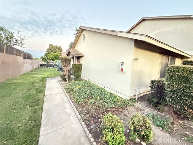 Detail Gallery Image 2 of 12 For 1360 N Placer Ave, Ontario,  CA 91764 - 2 Beds | 1 Baths