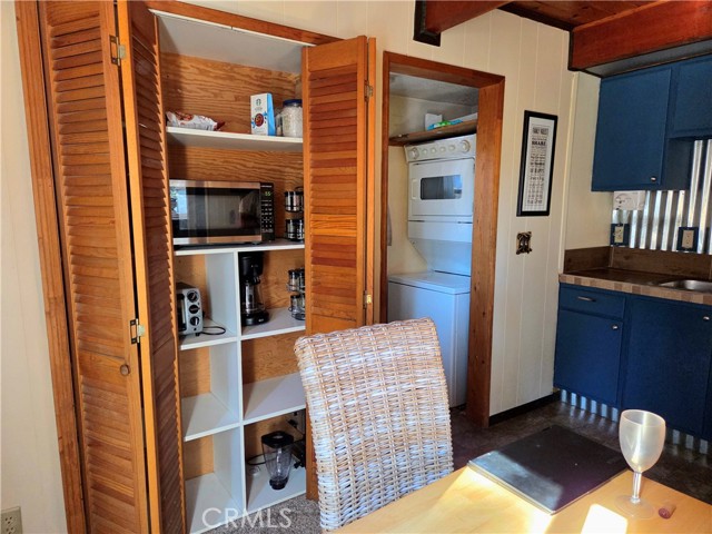 Detail Gallery Image 11 of 28 For 42806 Cougar, Big Bear Lake,  CA 92315 - 2 Beds | 2 Baths