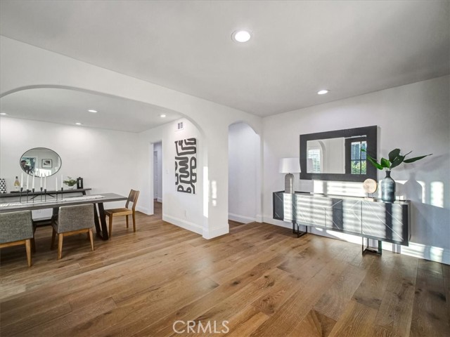 Detail Gallery Image 12 of 67 For 4732 Del Moreno Dr, Woodland Hills,  CA 91364 - 4 Beds | 3 Baths