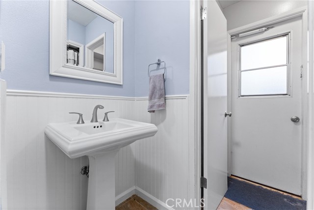 Detail Gallery Image 15 of 29 For 1121 E 1st St, Tustin,  CA 92780 - 2 Beds | 1/1 Baths