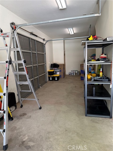 9003 Forest Oaks Court, Bakersfield CA: https://media.crmls.org/medias/39a07b5f-40fa-4cd9-955b-ab91212e8c00.jpg