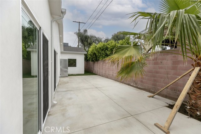 15009 Wyandotte Street, Van Nuys CA: https://media.crmls.org/medias/39a18e45-0571-4467-a53b-c3b0f988eabe.jpg