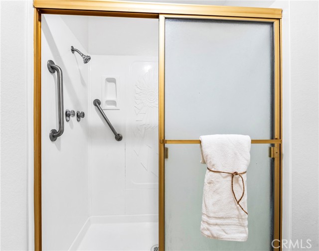 6222 Riviera Circle, Long Beach CA: https://media.crmls.org/medias/39a1a115-9de0-476d-80eb-3d97d1876dcb.jpg
