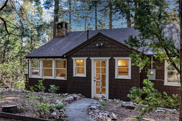 Detail Gallery Image 2 of 43 For 689 Burnt Mill Rd, Lake Arrowhead,  CA 92352 - 3 Beds | 1 Baths