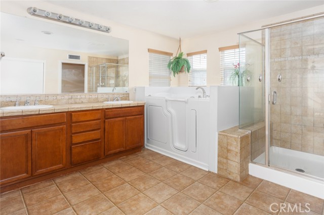 Detail Gallery Image 36 of 43 For 3297 Quartz Cir, Corona,  CA 92882 - 5 Beds | 3/1 Baths