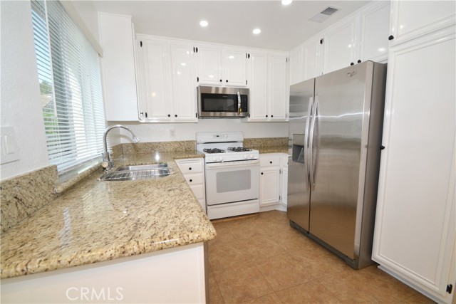 Detail Gallery Image 7 of 22 For 2615 Plaza Del Amo #636,  Torrance,  CA 90503 - 2 Beds | 2/1 Baths