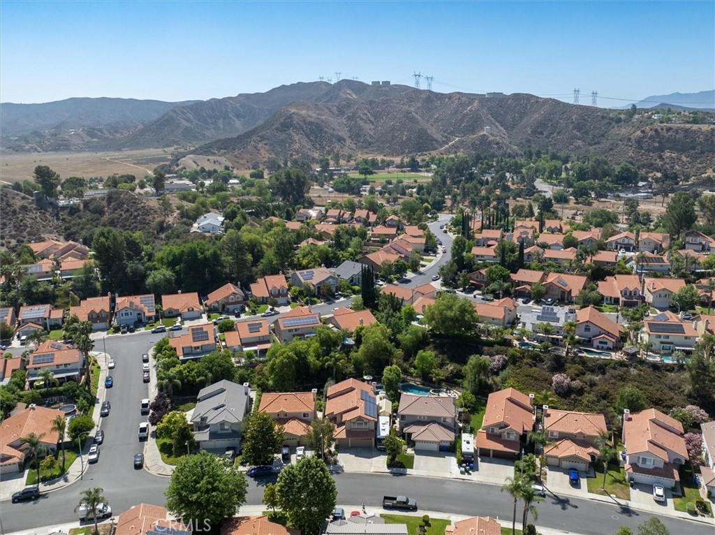 https://media.crmls.org/medias/39a3cf0b-962a-4266-bb6f-ccddbd78ee98.jpg?preset=X-Large