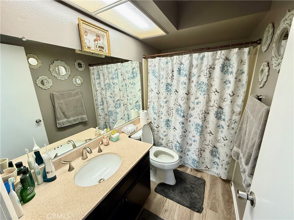 https://media.crmls.org/medias/39a3f342-2d57-4984-ba2c-bba014236702.jpg?preset=X-Large