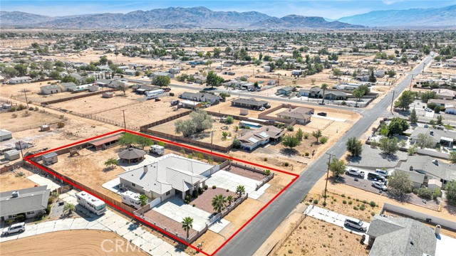 21350 Ramona Avenue, Apple Valley CA: https://media.crmls.org/medias/39a42093-a063-48ba-9103-9910b3f55e54.jpg