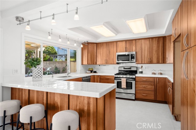 Detail Gallery Image 16 of 46 For 24852 Costeau St, Laguna Hills,  CA 92653 - 4 Beds | 2/1 Baths