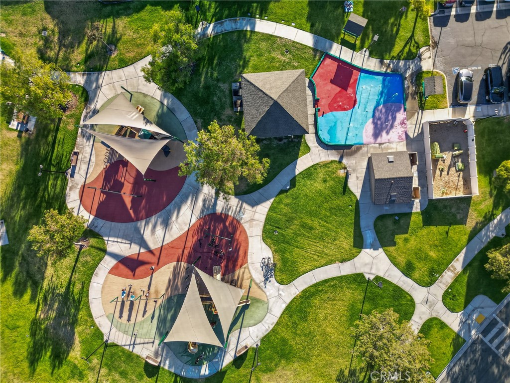 https://media.crmls.org/medias/39a57399-f12b-489f-8e95-326b221928e1.jpg?preset=X-Large