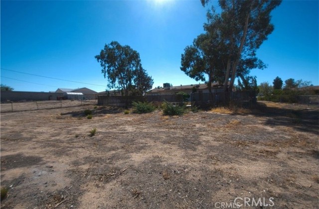 16654 Sholic St, Victorville CA: https://media.crmls.org/medias/39a5b413-9909-4bee-943e-29c682902d78.jpg