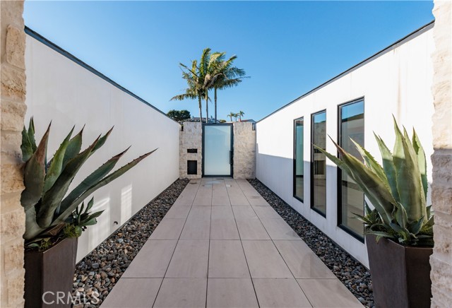 Detail Gallery Image 11 of 60 For 32492 Azores Rd, Dana Point,  CA 92629 - 4 Beds | 5/1 Baths